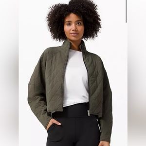 Limited edition Lululemon quilted calm navy jacket size 6